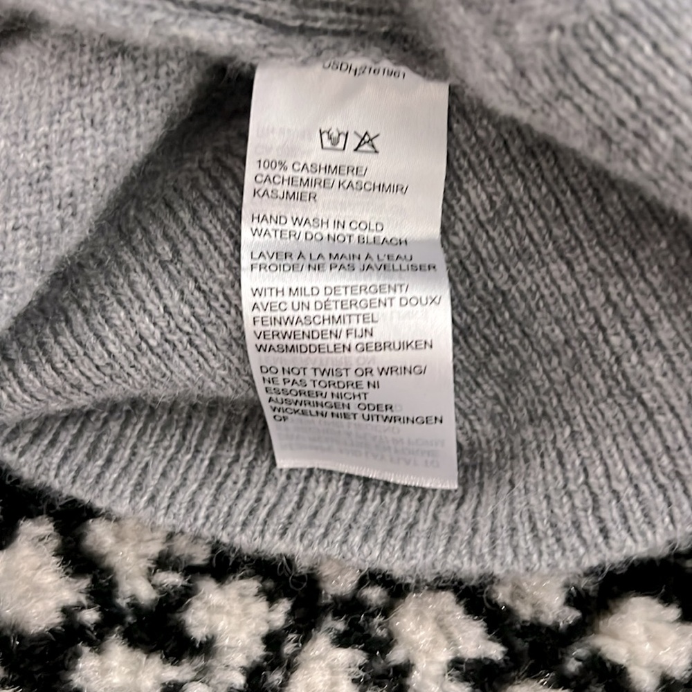Womens Saks 5th 100% cashmere sweater - Picture 4 of 7
